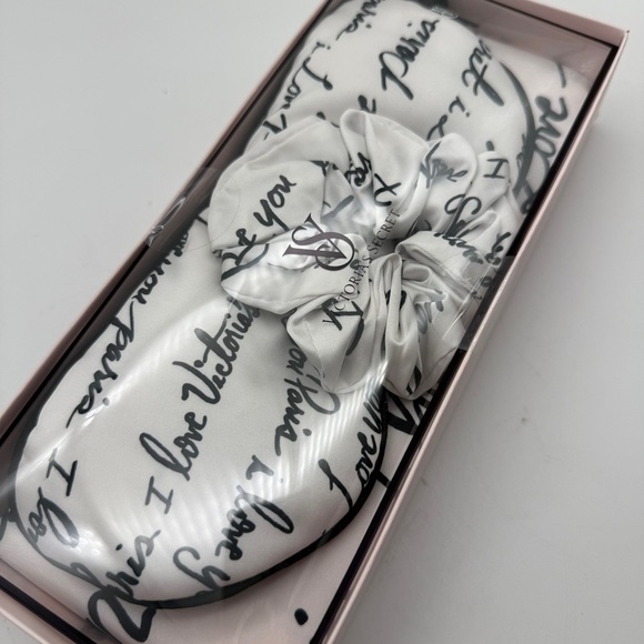 VICTORIA'S SECRET Satin Pillow Case Eye Mask Scrunchie Set Script New - Picture 4 of 5